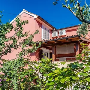  Apartment Nadica